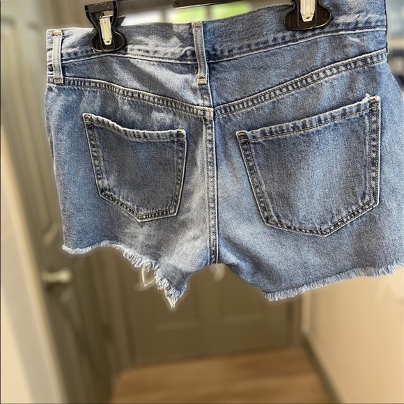 Old Navy Shorts Size 0 - Picture 2 of 2